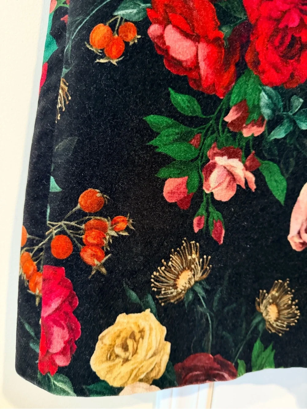 Dolce & Gabbana Black Velvet Floral Dress with Multicolor Rose Motif Size 7/8